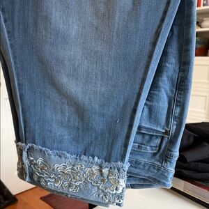 Avenue denim stunning embroidered cuff Capri . NWOT beautiful!